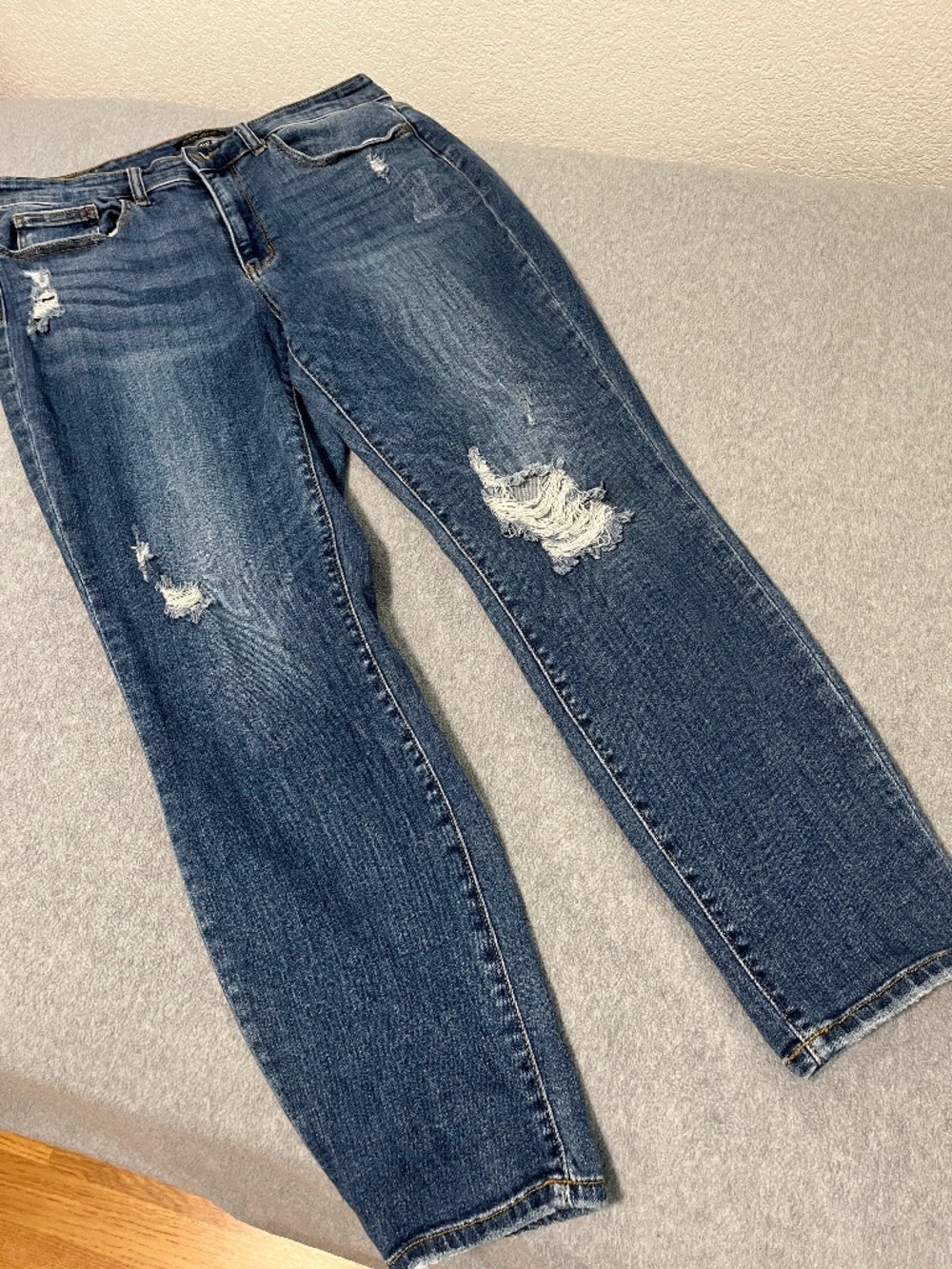 Judy Blue Mid-Rise Distressed Jeans Size 14